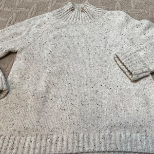 Jill Oatmeal Marled Turtle Neck Sweater (Women's Small)